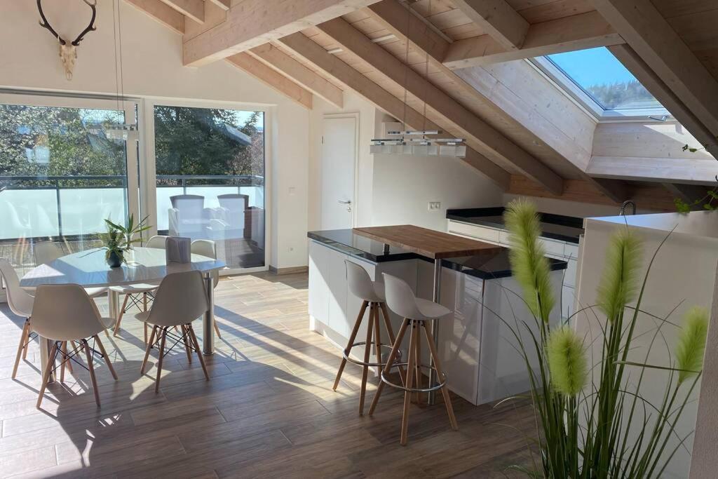 Lichtdurchflutete Wohnung Mit Grosser Dachterrasse Bruckmuhl Luaran gambar